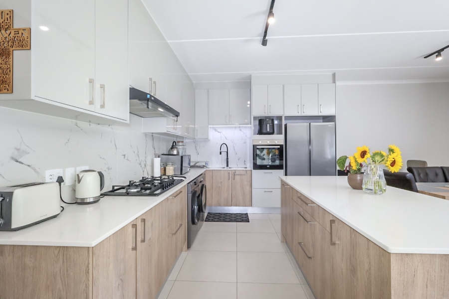 3 Bedroom Property for Sale in Sandown Western Cape